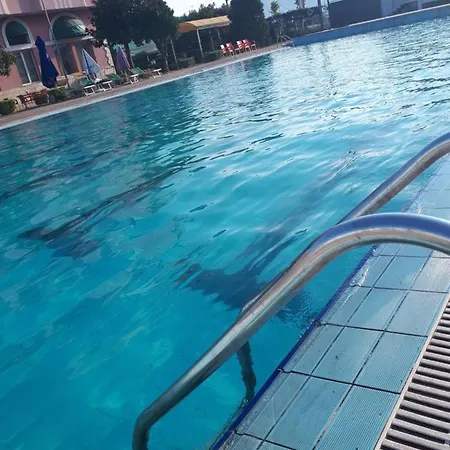 Meteor Hotel New Shtoj