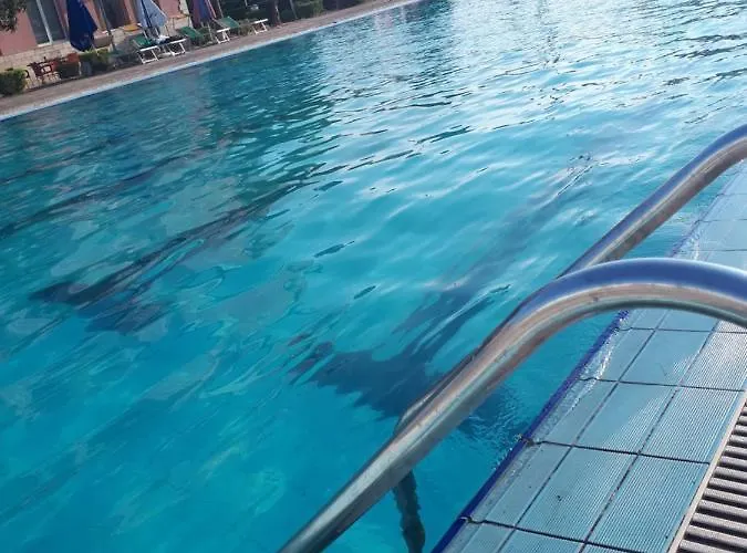 Meteor Hotel New Shtoj